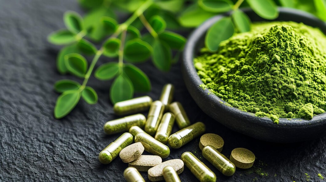 moringa-powder-capsules_893571-28178.jpg__PID:914fd5aa-22a0-4827-a565-f016e447bce6